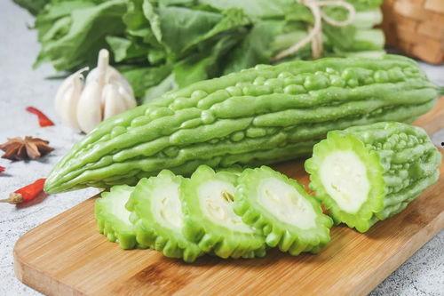 减脂吃凉瓜,清爽一夏,健康瘦身新选择