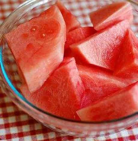 经期可吃蜜瓜好吗,经期适宜食用蜜瓜的探讨