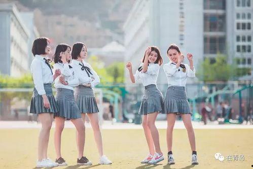 吃瓜小熊毕业照,校园时光的甜蜜回忆