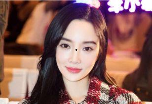 李小璐吃瓜这么美,惊艳众人目光