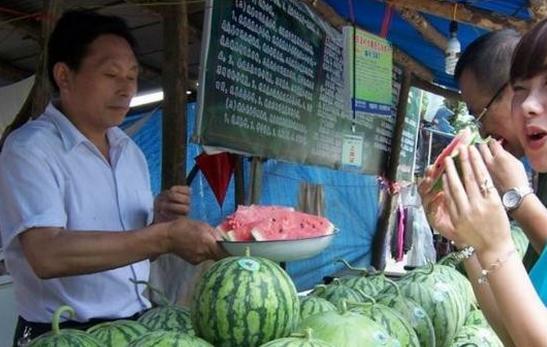 一个吃瓜游客,一场别开生面的旅游体验