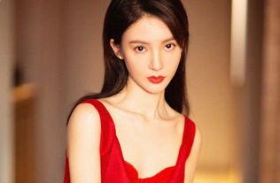 瓜地吃瓜金晨,金晨演绎夏日甜蜜