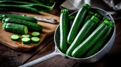 莫莫商场吃瓜,揭秘背后的真相与争议