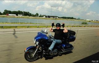 哈雷骑行吃瓜视频