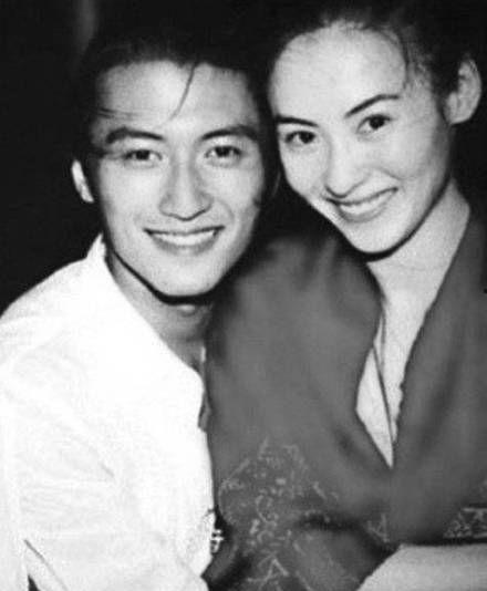 王菲谢霆锋吃瓜,娱乐圈再掀甜蜜风暴