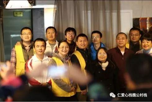 在线吃瓜观众,吃瓜群众的狂欢盛宴