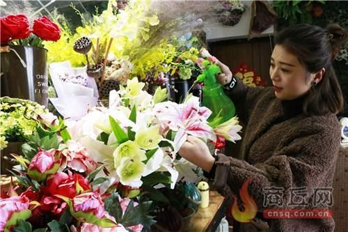 花店老板吃瓜下载,揭秘花店背后的趣味故事